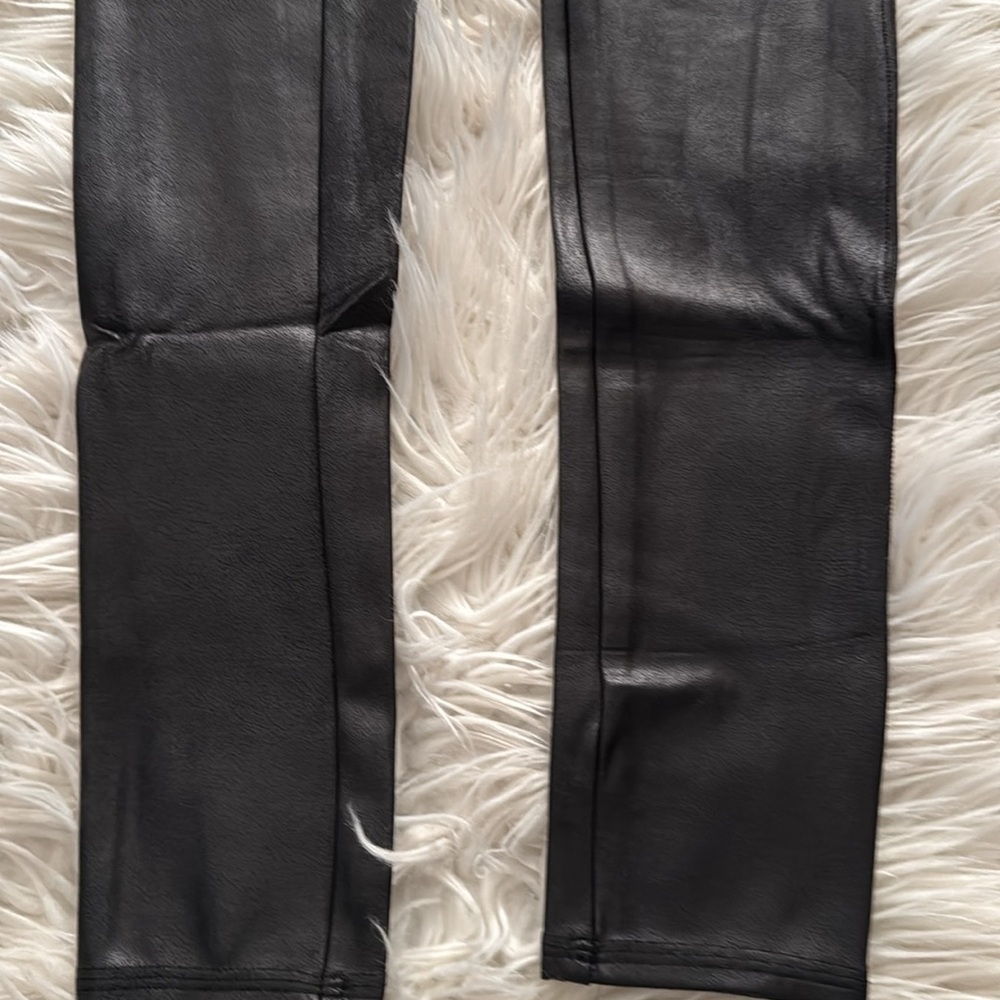 Trendy Faux Leather Spanx Leggings - Picture 3 of 4